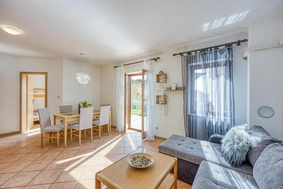 Apartment Adepto Sveti Jakov